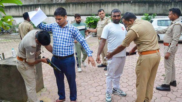 Sarkari Jobs: पंजाब-हरियाणा हाईकोर्ट में बंपर वैकेंसी, 12वीं पास युवाओं के लिए सुनहरा अवसर, ऐसे करें आवेदन