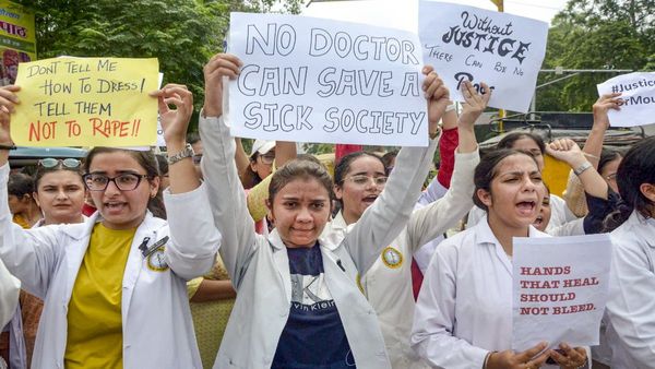 Doctor Strike: सरकार ने किया डॉक्टरों से ड्यूटी पर लौटने का अनुरोध, मांगो के संबंध में होगा समिति का गठन