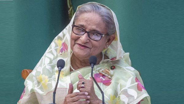 Bangladesh: शेख हसीना की मुश्किलें बढ़ीं, कैबिनेट मंत्रियों समेत छह पर हत्या का मुकदमा