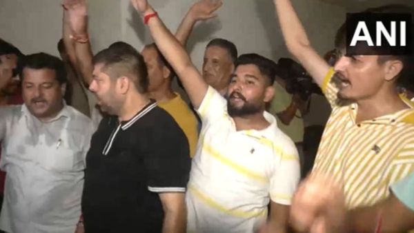 JK Election 2024: पहली लिस्ट जारी होने के बाद बवाल, जम्मू बीजेपी ऑफिस में समर्थकों का हंगामा