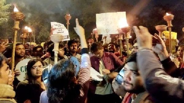 JNU के छात्र संघ की 17 दिनों से जारी भूख हड़ताल खत्म, प्रशासन ने मानी ये मांगे