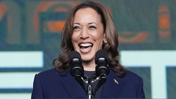 US Presidential Election: कमला हैरिस डेमोक्रेटिक पार्टी की कैंडिडेट घोषित, बोलीं- 'सम्मानित महसूस कर रही हूं'