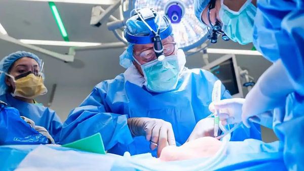 Delhi Kidney Transplant Racket Busted: 7 हजार पन्नों की चार्जशीट दाखिल, महिला डॉक्टर के इशारों पर चलता था धंधा