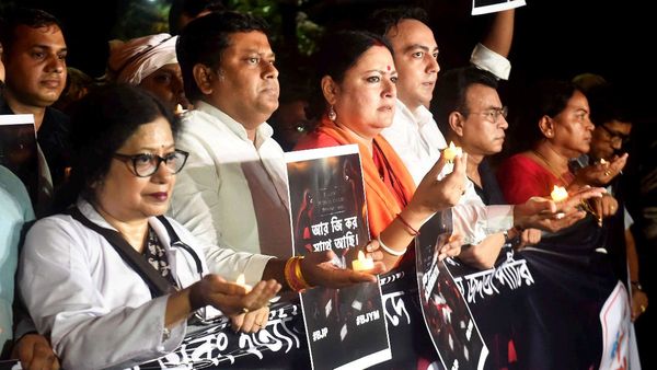 कोलकाता में कैसे हुई लेडी डॉक्टर के साथ दरिंगदी, पोस्टमार्टम रिपोर्ट में हुए कई खुलासे