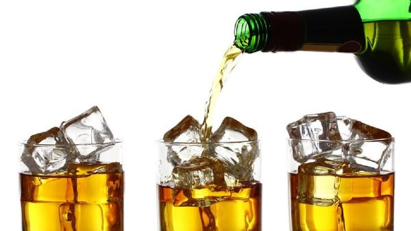 कर्नाटक: शराब के शौकीनों के लिए गुड न्यूज, प्रीमियम ब्रांड की कीमतों में 25% तक गिरावट