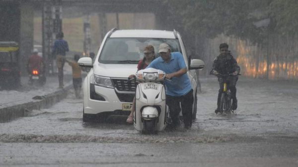 मध्य प्रदेश में फिर भारी बारिश का रेड अलर्ट, रीवा शहडोल समेत इन जिलों में मचेगी तबाही, कब तक रहेगा ऐसा मौसम?