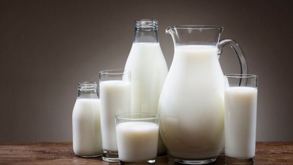 FSSAI ने डेयरी उत्पादों पर A1 और A2 लेबल के उपयोग पर लगाई रोक, जानें क्या होता है मतलब?