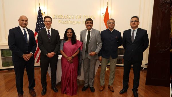 रक्षा मंत्री राजनाथ सिंह वाशिंगटन की यात्रा पर, भारत और अमेरिका के बीच दो प्रमुख MOU पर हुए साइन