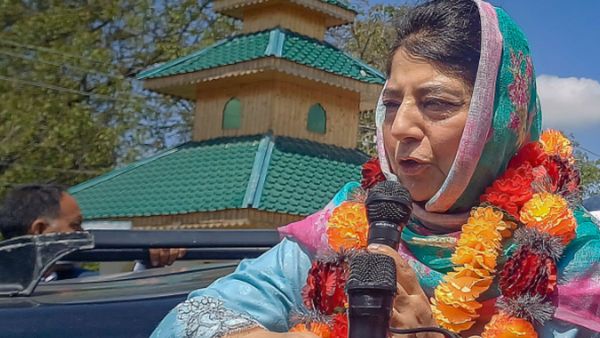 जम्मू-कश्मीर में आज लोकसभा चुनाव होते हैं तो महबूबा मुफ़्ती की PDP को कितनी मिलती सीटें? जानें सर्वे रिपोर्ट