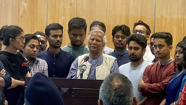 'हमारे लिए गौरवशाली दिन', मोहम्मद यूनुस अंतरिम सरकार का नेतृत्व करने के लिए बांग्लादेश लौटे