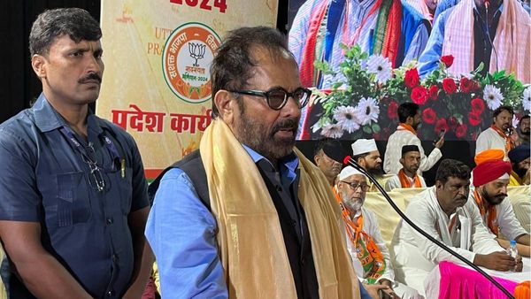 BJP के प्रति अपना नजरिया बदले मुसलमान, मुख्तार अब्बास नकवी ने विपक्ष को भी घेरा