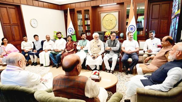 लोकसभा अध्यक्ष ओम बिरला ने सभी दलों के नेताओं से की मुलाकात, पीएम मोदी, राहुल गांधी, सुप्रिया सुले सब थे मौजूद