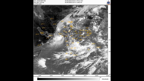 पाकिस्‍तान ने बोली लगाए बिना चीन को दिया 2 अरब डॉलर का कराकोरम हाईवे कान्‍ट्रेक्‍ट, जानें क्‍यो चली ये चाल?