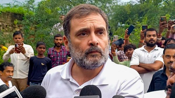 'क्या अब FIR तक दर्ज कराने के लिए आंदोलन करने पड़ेंगे?', बच्चियों के साथ हुए यौन शोषण पर भड़के राहुल गांधी