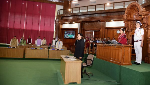 Uttarakhand news: मानसून सत्र के पहले दिन दिवंगत विधायकों को श्रद्धांजलि,तीन विधेयक पटल पर रखे