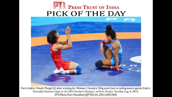 विनेश फोगट: ओलंपिक फाइनल में पहुंचने वाली पहली भारतीय महिला पहलवान