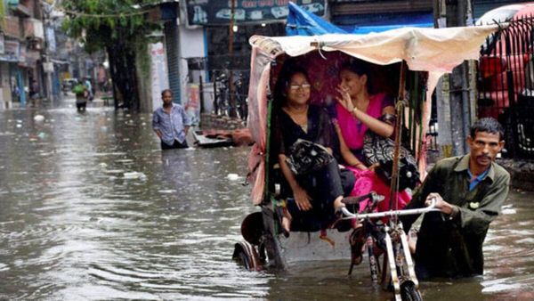 Odisha Flood: ओडिशा में बाढ़ की स्थिति गंभीर, 11,000 लोगों को सुरक्षित निकाला गया