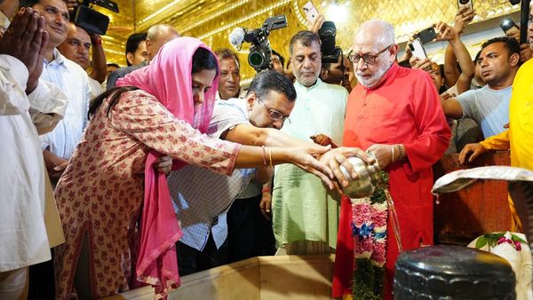 जेल से रिहाई के बाद बजरंग बली के दर पर पहुंचे Arvind Kejriwal, हनुमान मंदिर में की पूजा