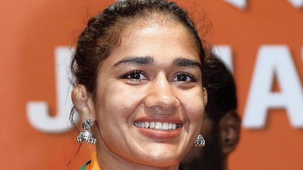 Haryana chunav: चरखी-दादरी में BJP ने क्‍यों काटा विनेश फोगाट की बहन बबीता का टिकट? सांगवान पर लगाया दांव