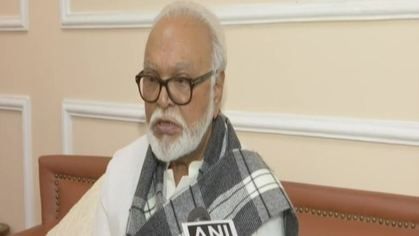 शिंदे सरकार के मंत्री छगन भुजबल की बिगड़ी तबीयत, अस्‍पताल में भर्ती, स्‍पेशल फ्लाइट से लाए गए मुंबई