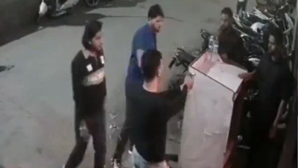 गोलियों की तड़तड़ाहट से दहली दिल्ली, बाउंसरों को घुटनों पर बैठाया, फिर नाइट क्लब के बाहर की फायरिंग