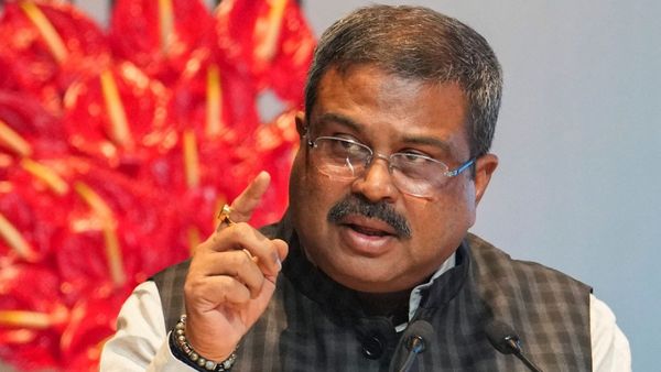 युवाओं में बढ़ती बेरोजगारी दर की धर्मेंद्र प्रधान ने की आलोचना, विपक्षी राज्यों को ठहराया जिम्मेदार