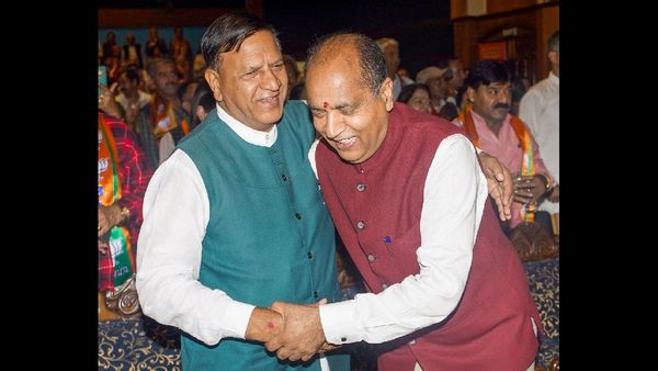 हिमाचल प्रदेश लोक निर्माण मंत्री ने घटिया काम के लिए ठेकेदारों को काली सूची में डालने का आदेश दिया