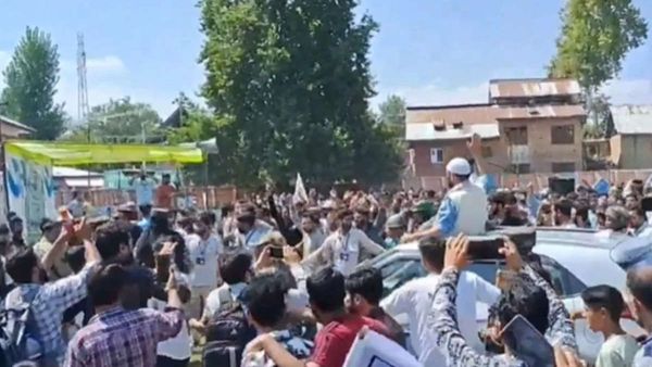 Jammu Kashmir Election: जम्मू-कश्मीर में दलों को 2,300 से अधिक चुनावी अभियानों को अनुमति