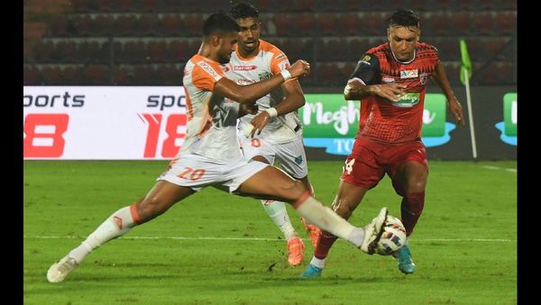 विधायक अनवर ने सोना तस्करी मामलों पर केरल के सीएम और वाम मोर्चे को चुनौती दी