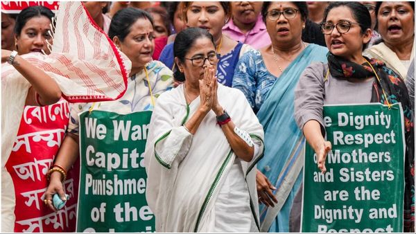 कोलकाता में डॉक्टरों की हड़ताल में कितने लोगों की गई जान? ममता सरकार ने सुप्रीम कोर्ट में पेश की रिपोर्ट