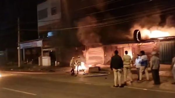 Nagamangala Violence: गणेश विसर्जन के दौरान हुई हिंसा को लेकर पुलिस इंस्पेक्टर निलंबित, 3 गिरफ्तार