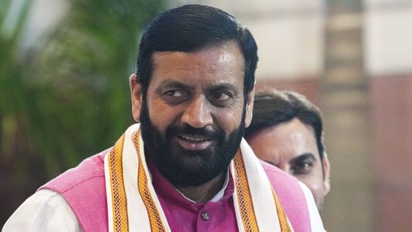 चुनाव से पहले हरियाणा BJP का बड़ा एक्शन, पूर्व मंत्री रणजीत समेत 8 नेताओं को किया निष्कासित