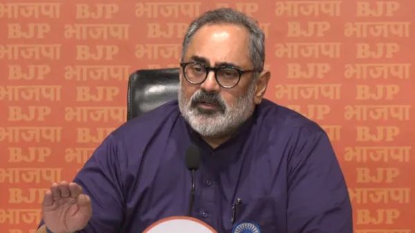 कांग्रेस पर ‘कास्टिंग काउच’ का आरोप लगाने वाली महिला नेता के निष्कासन पर बीजेपी क्यों भड़की?