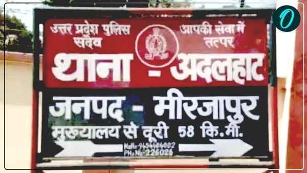 वाराणसी-शक्तिनगर हाईवे पर किन्नरों ने कपड़े उतारकर किया प्रदर्शन, वाहनों की लग गई लंबी कतार, जानें पूरा मामला