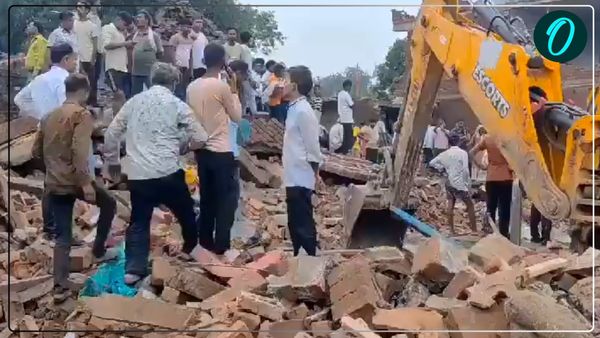 UP News: पटाखा गोदाम में विस्फोट, पांच लोगों की मौत, आसपास के मकान भी ढहे, इलाके में दहशत 