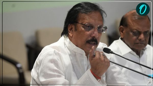 UP Politics: घोसी सीट से सपा सांसद राजीव राय को धमकी भरा फोन आने से हड़कंप, सपा नेताओं ने कहा दी जाए सुरक्षा