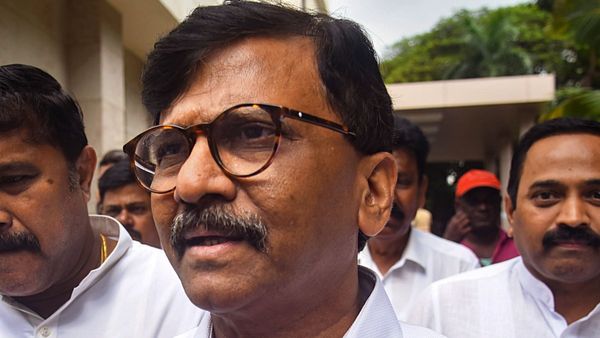 संजय राउत को मानहानि केस में कोर्ट ने सुनाई 15 दिन की सजा, 25 हजार रुपये का जुर्माना, जानें मामला