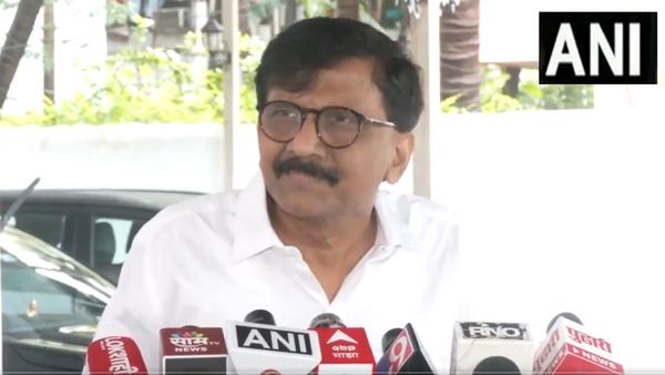 'जेम्स बॉन्ड कहां हैं', संजय राउत ने मणिपुर हिंसा को लेकर अजीत डोभाल को यूं लिया आड़े हाथों