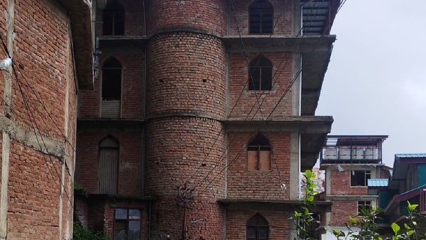 Shimla Mosque Dispute: शिमला मस्जिद विवाद को लेकर तनाव, भारी संख्या में पुलिस बल तैनात