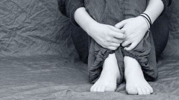 MP News: बाथरूम में गई थी नाबालिग... खींच कर ले गए जंगल, गैंग रेप करके ऐसी हालत में छोड़ा