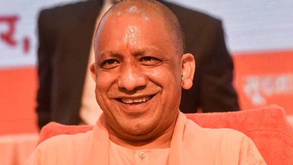 UP: पहले हर साल होती थी 1500 बच्चों की मौत, सीएम योगी ने कहा- अब जड़ से खत्म हुआ इंसेफेलाइटिस