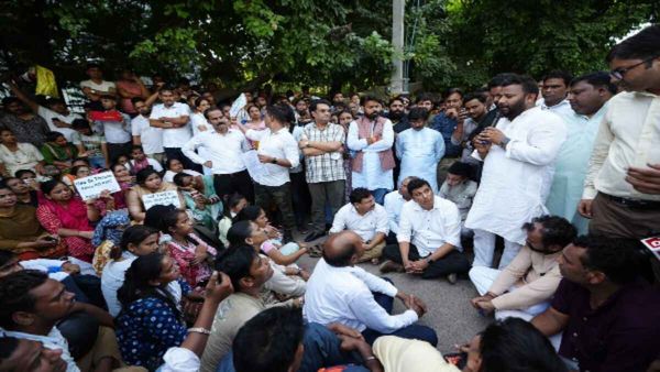 AAP विधायकों ने क्यों कहा कि LG ने महिलाओं की सुरक्षा को खतरे में डाला ?