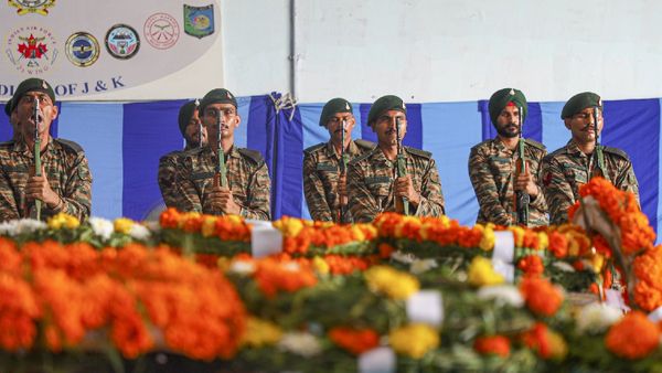 JK News: चुनावी नतीजों के 24 घंटे के अंदर खून से लाल हुई घाटी! अनंतनाग से किडनैप जवान का शव बरामद