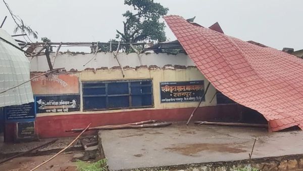 MP News: आंधी में स्कूल की छत उड़ी, 5 बच्चे और शिक्षक घायल; मध्य प्रदेश में हुई ये घटना आपको झकझोर कर रख देगी