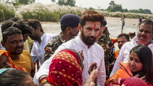 बिहार में बिहार बाढ़ से लाखों परिवार प्रभावित, केंद्रीय मंत्री चिराग पासवान ने किया क्षेत्र का दौरा