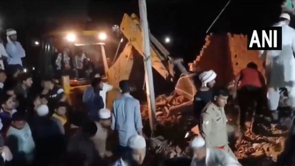 Cylinder Blast: बुलंदशहर में बड़ा हादसा, फटा गैस सिलिंडर, 5 लोगों की मौत, CM योगी व्यक्त की संवेदना