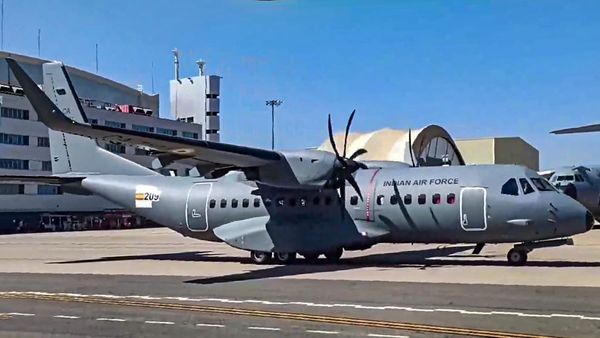 Explain: भारत का मिलिट्री एयरक्राफ्ट C295 कैसा है? जिसके पहले प्राइवेट प्लांट का आज स्पेनिश PM ने किया उद्घाटन
