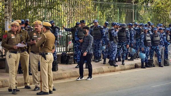 दिवाली सेलिब्रेशन के दौरान जामिया इस्लामिया में दो गुटों के बीच झड़प, सामने आया नारेबाजी का वीडियो!