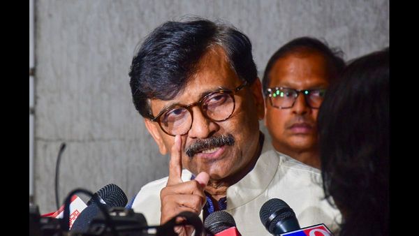 संजय राउत की बढ़ी मुसीबत, कोर्ट ने मानहानि मामले में दोषी ठहराया, जानें अब क्‍या होगा आगे?