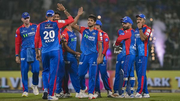Mega Auction से पहले सिर्फ तीन खिलाड़ियों को रिटेन करेगी Delhi Capitals! क्या लिस्ट में शामिल हैं ऋषभ पंत?